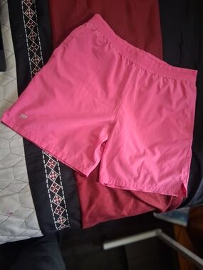 Fabletics Hot Pink Women's Athletic Shorts